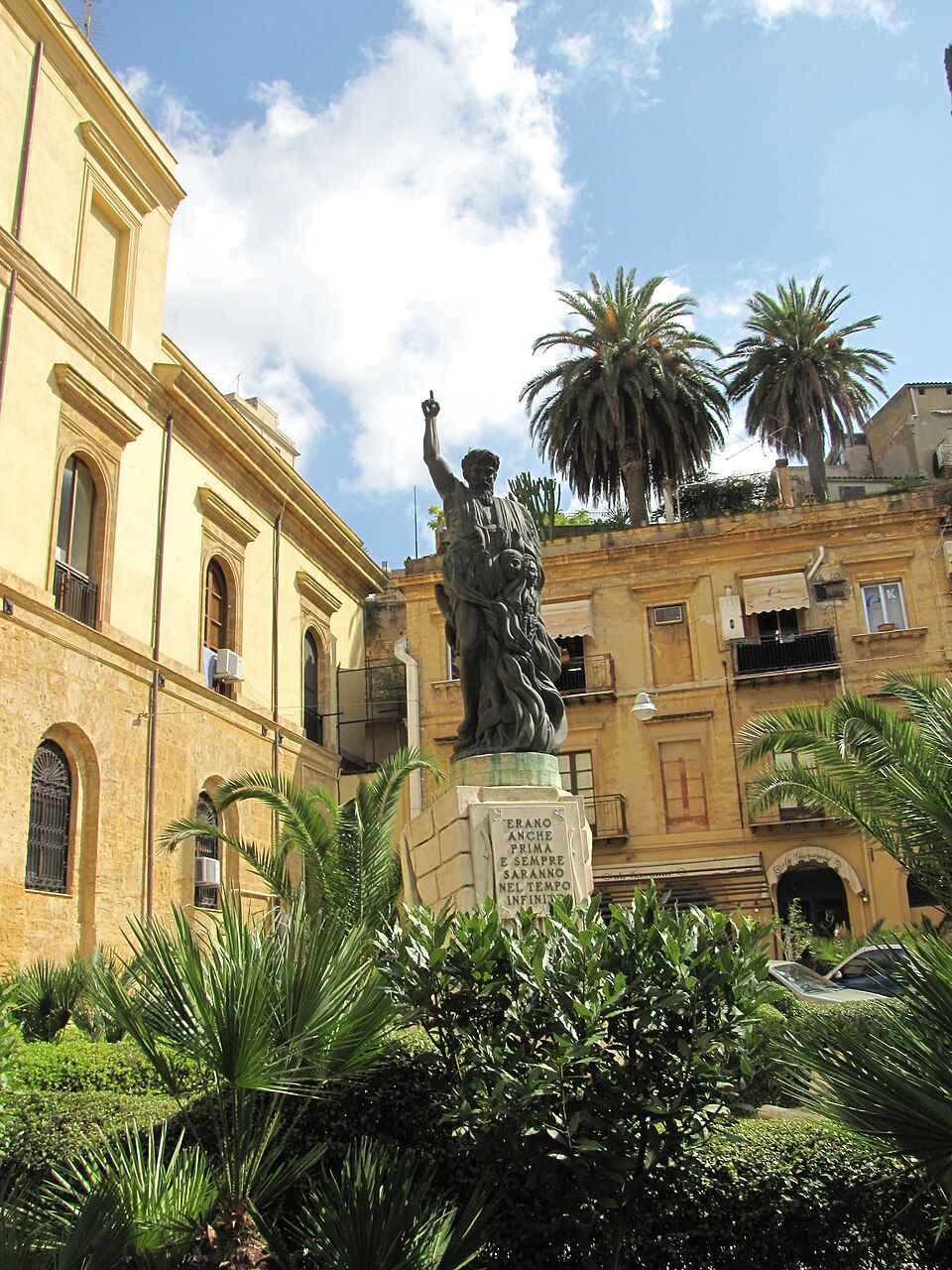 Statua Di Empedocle Agrigento